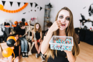Jak wybrać cukierki halloweenowe, aby stworzyć niezapomnianą atmosferę pełną słodkich niespodzianek?